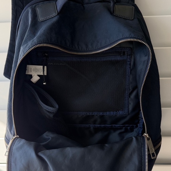 Lululemon City Adventurer Backpack 17L - Picture 5 of 8